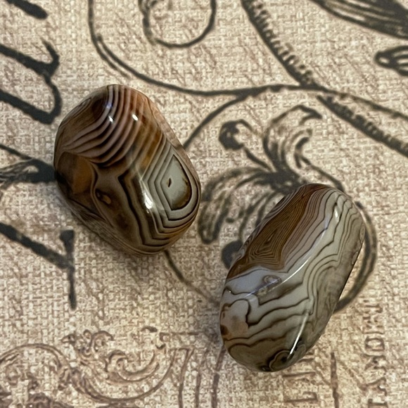 2 x tumbled polished natural banded agate sardonyx stones - Picture 2 of 7